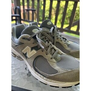 New Balance 2002r Gray Athletic Shoes